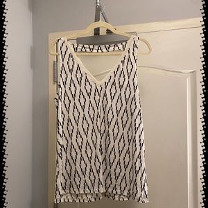 Last call before donating! Soft Banana Republic Factory tank.